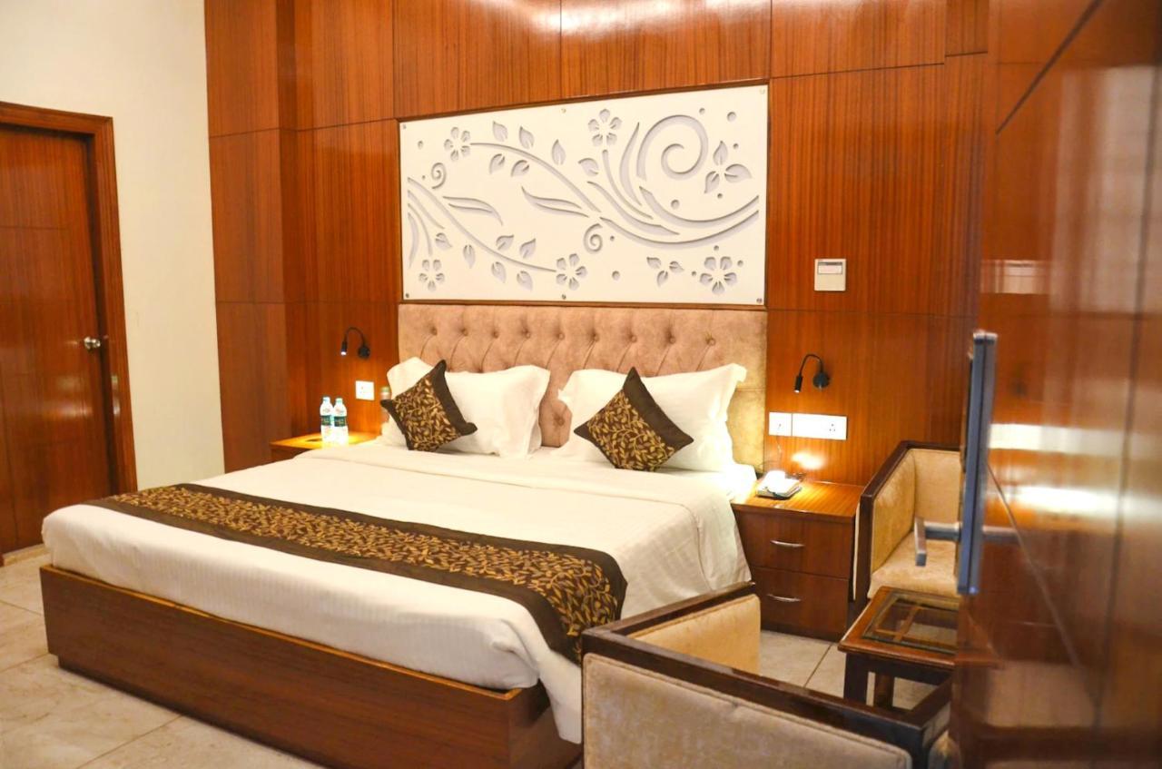 Fabhotel Roselle Inn Lucknow Zewnętrze zdjęcie