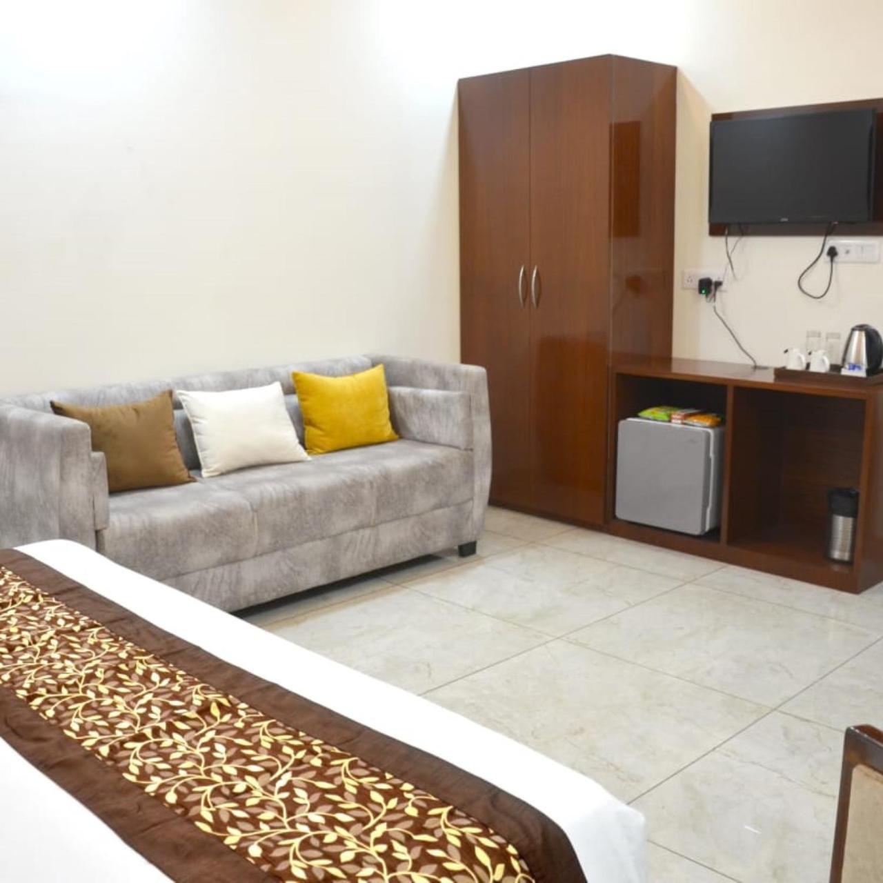 Fabhotel Roselle Inn Lucknow Zewnętrze zdjęcie