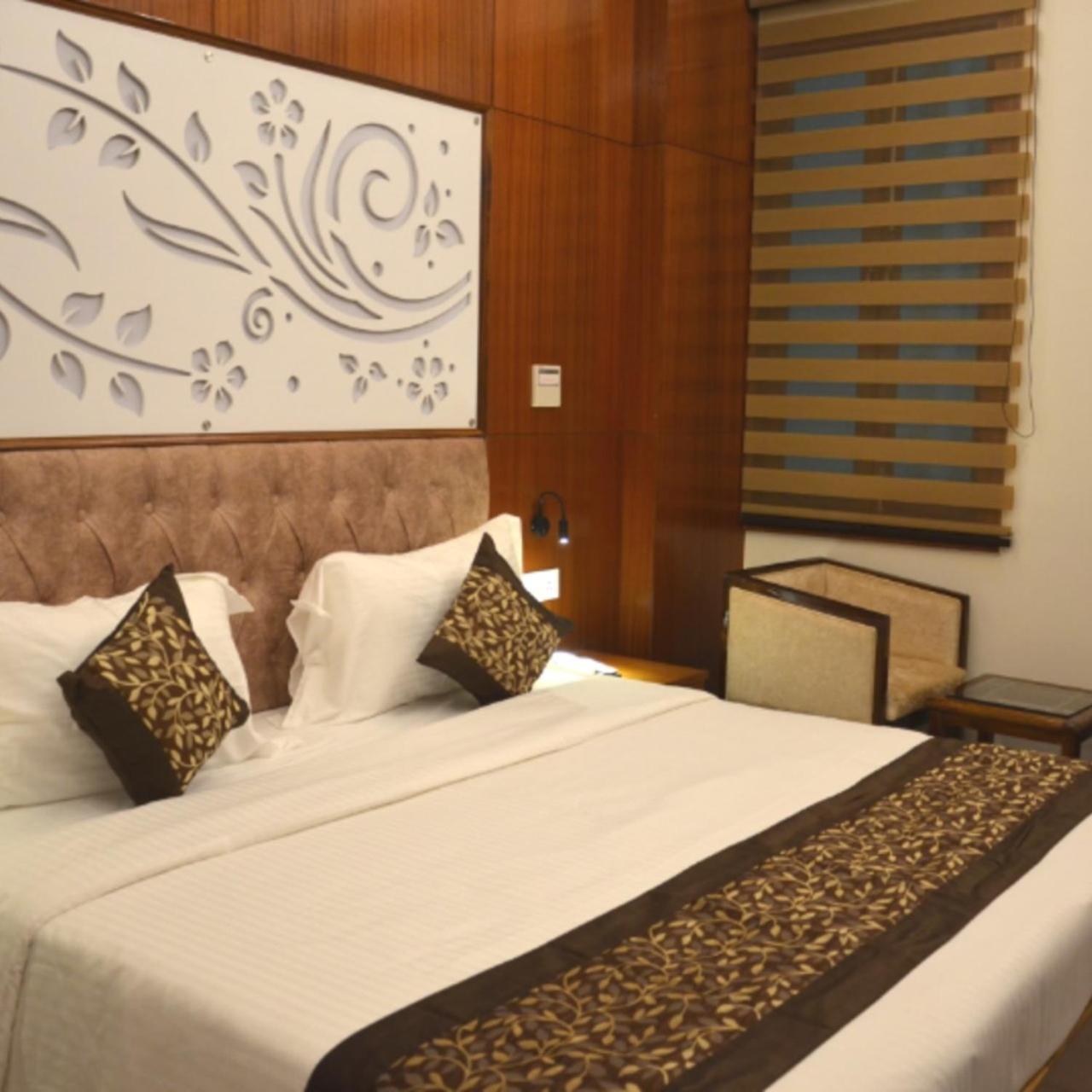 Fabhotel Roselle Inn Lucknow Zewnętrze zdjęcie