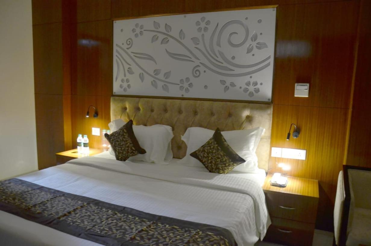 Fabhotel Roselle Inn Lucknow Zewnętrze zdjęcie