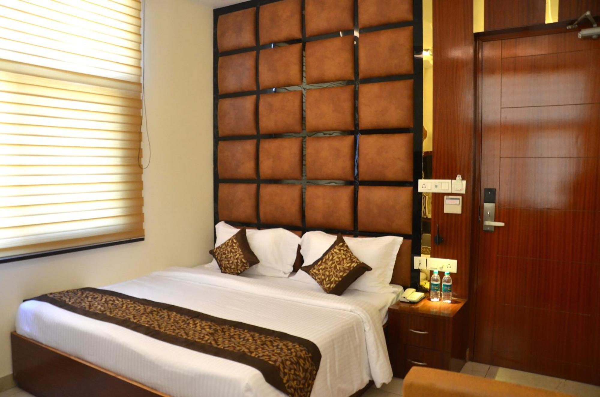 Fabhotel Roselle Inn Lucknow Zewnętrze zdjęcie